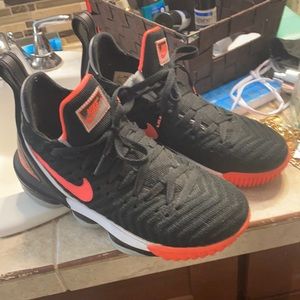 Nike lebron